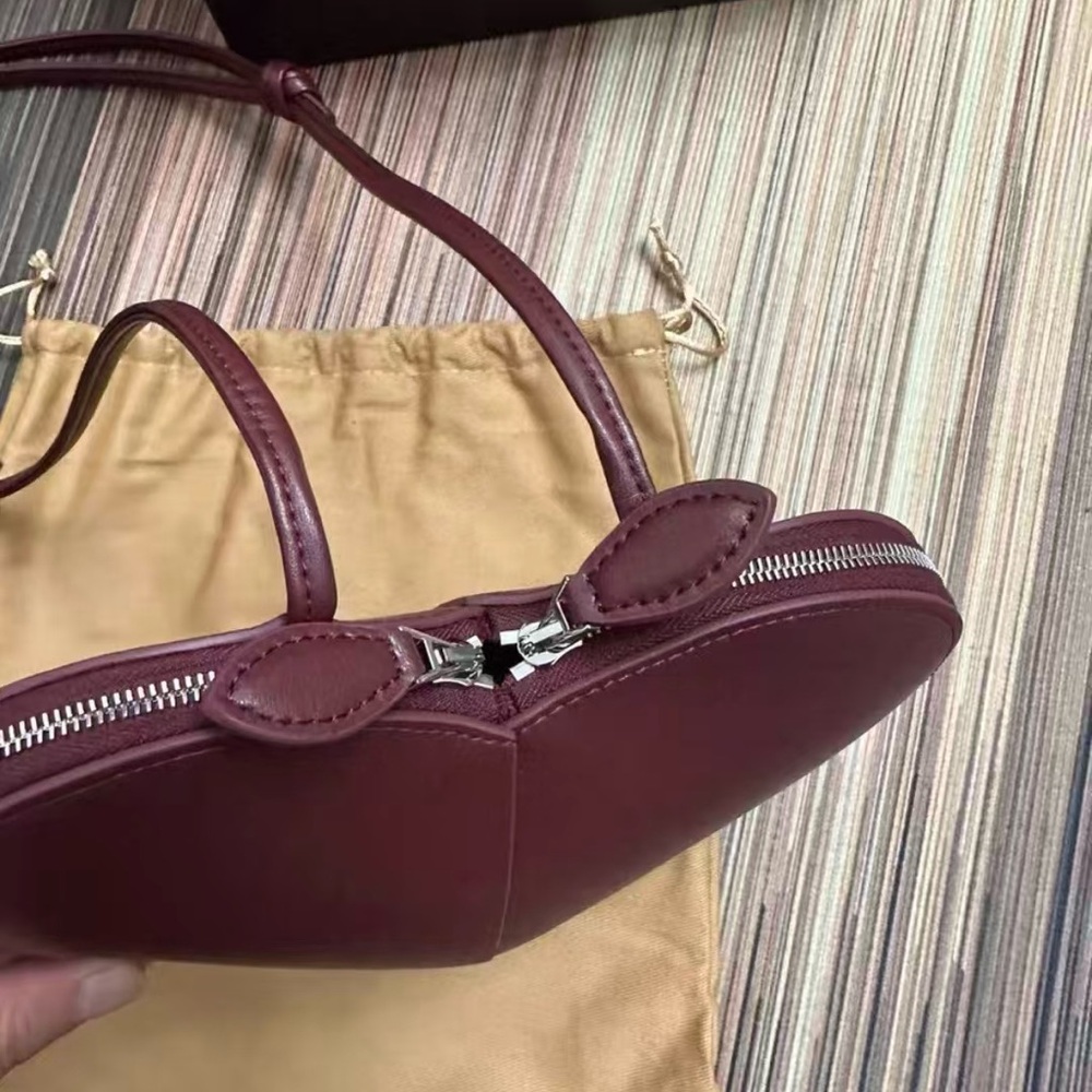 ALAIA Paris Wine Red Love Bag - Picture 4 of 5